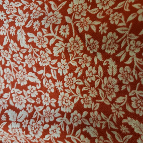 American Eagle Skirt Sz SP  Waist 27"  Length 17%   100% Viscose  B24 - Picture 3 of 5